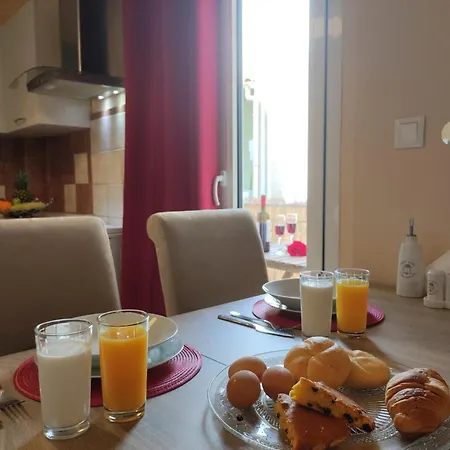 John's 1 In * Argostoli (Kefalonia)